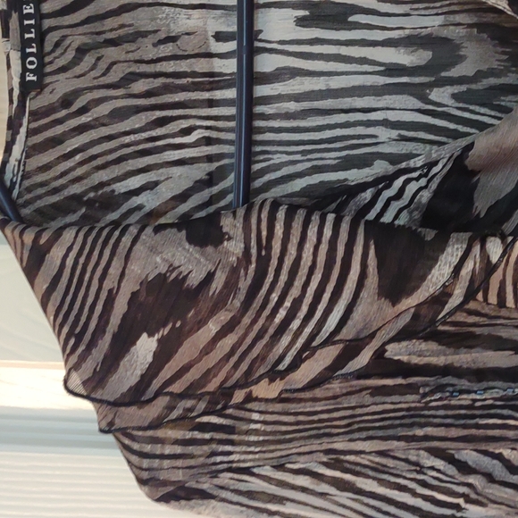 Gorgeous NEVER WORN gray & black blouse by Follies size small! - Picture 5 of 8